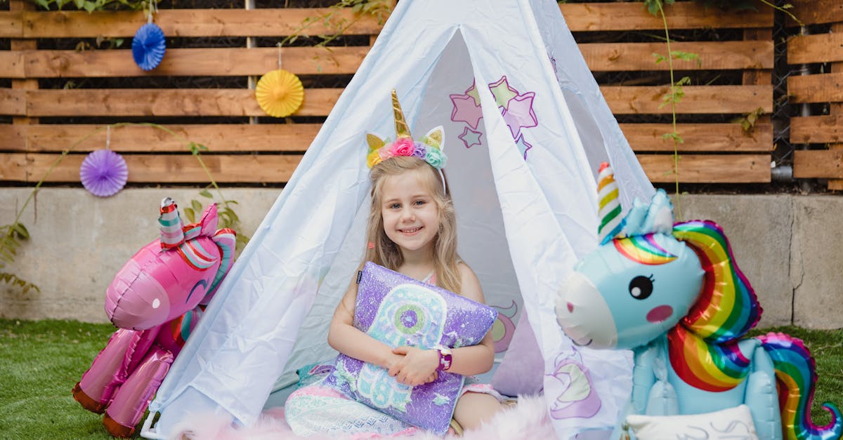découvrez notre magnifique licorne gonflable, parfaite pour vos journées ensoleillées à la piscine ou à la plage. amusez-vous en flottant sur cet accessoire coloré et original qui ajoutera une touche de magie à vos moments de détente. idéale pour les enfants et les adultes, cette licorne apportera joie et éclat à vos vacances estivales.