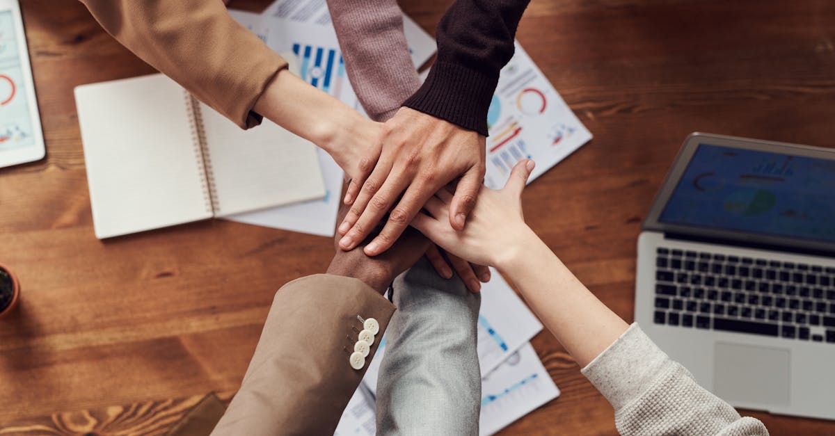 découvrez des activités de team building captivantes qui renforcent la cohésion et la communication au sein de votre équipe. transformez votre environnement de travail grùce à des expériences engageantes et mémorables, favorisant l'unité et l'esprit de collaboration.