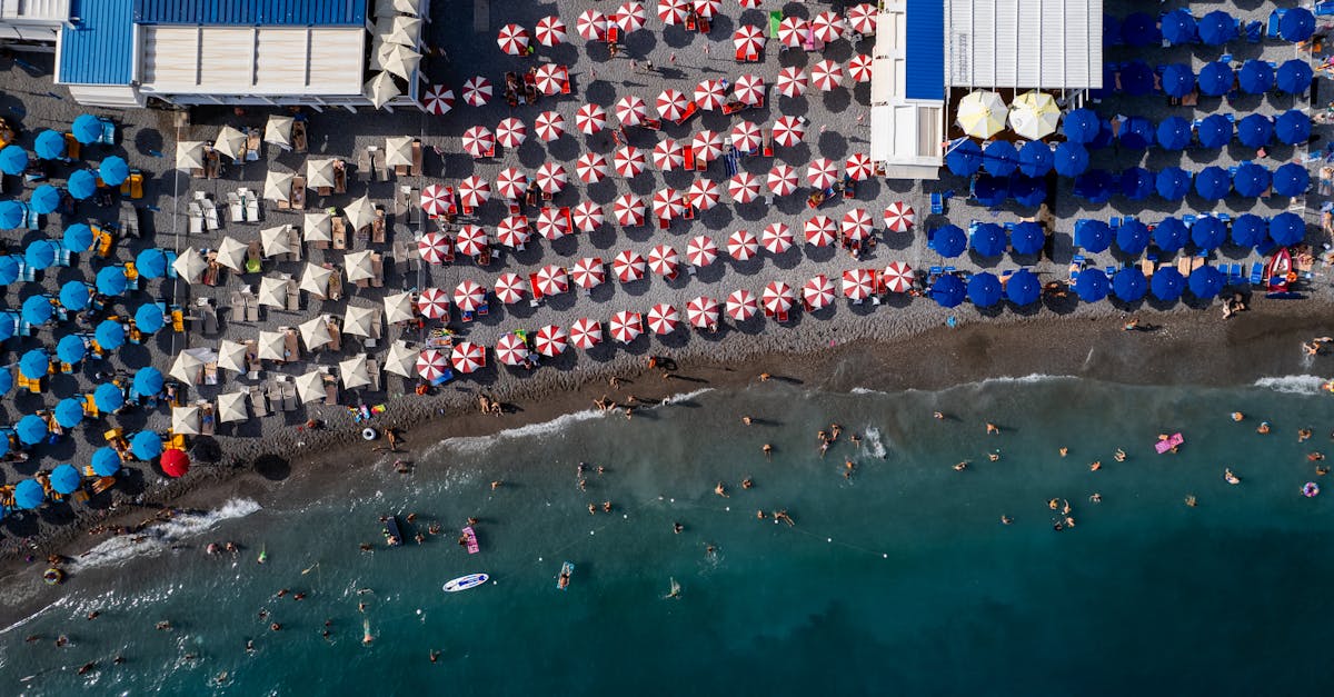 découvrez une variété d'activités aquatiques passionnantes, allant de la plongée sous-marine aux sports nautiques, idéales pour les amateurs d'aventure et de détente au bord de l'eau.