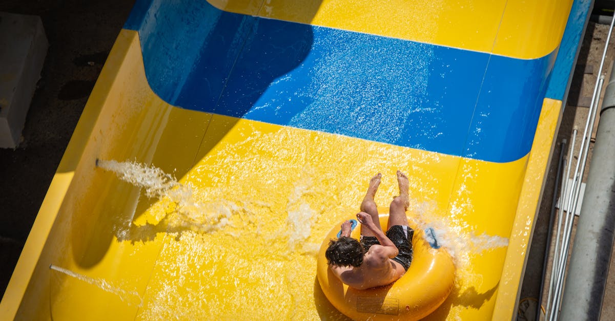 découvrez les sensations fortes des toboggans aquatiques ! plongez dans l'aventure et profitez de moments inoubliables en famille ou entre amis. des glissades vertigineuses aux cascades rafraîchissantes, retrouvez tout ce qu'il faut savoir sur les toboggans aquatiques.