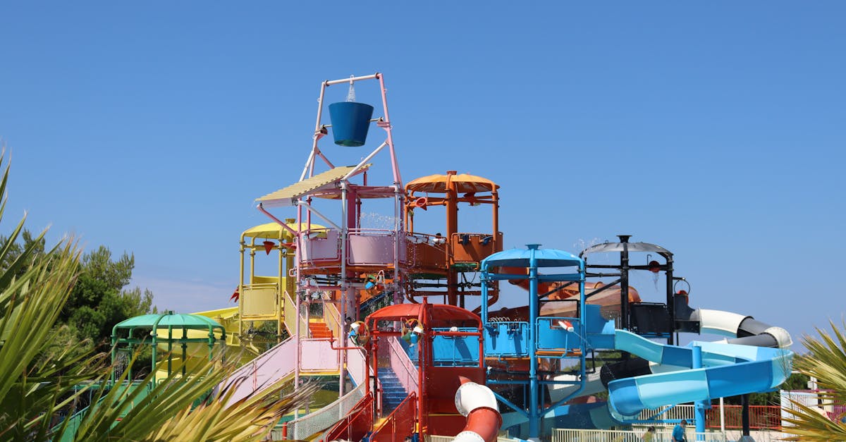 découvrez l'adrénaline des toboggans aquatiques avec nos expériences de glisse palpitantes ! que vous soyez en famille ou entre amis, plongez dans le fun et la fraîcheur des parcs aquatiques. préparez-vous à vivre des sensations fortes sur nos waterslides!