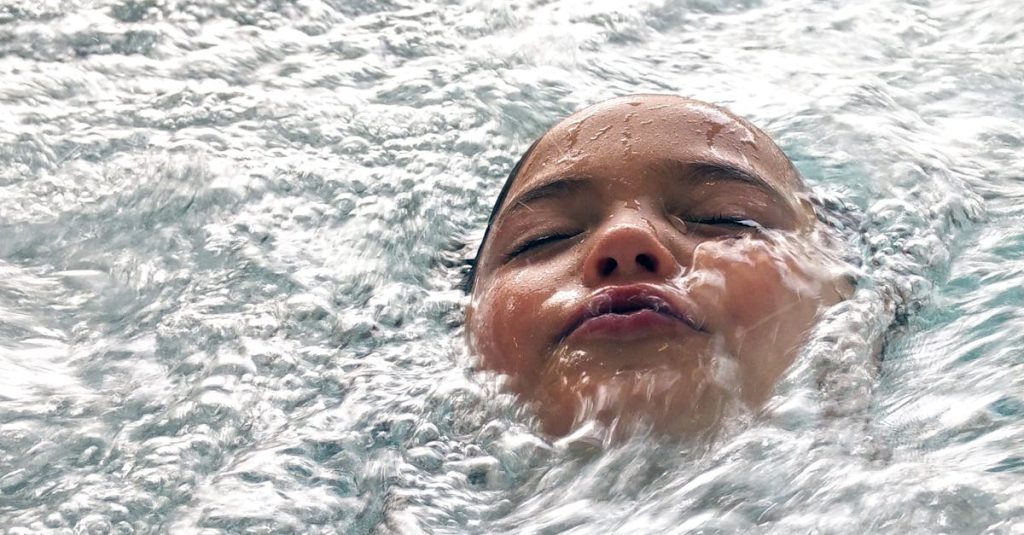 découvrez l'univers des jeux aquatiques ! que vous soyez à la plage ou à la piscine, amusez-vous avec des activités rafraîchissantes pour toute la famille. plongez dans des jeux palpitants et créez des souvenirs inoubliables sous le soleil.